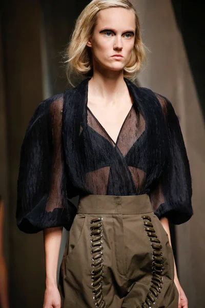Look 76